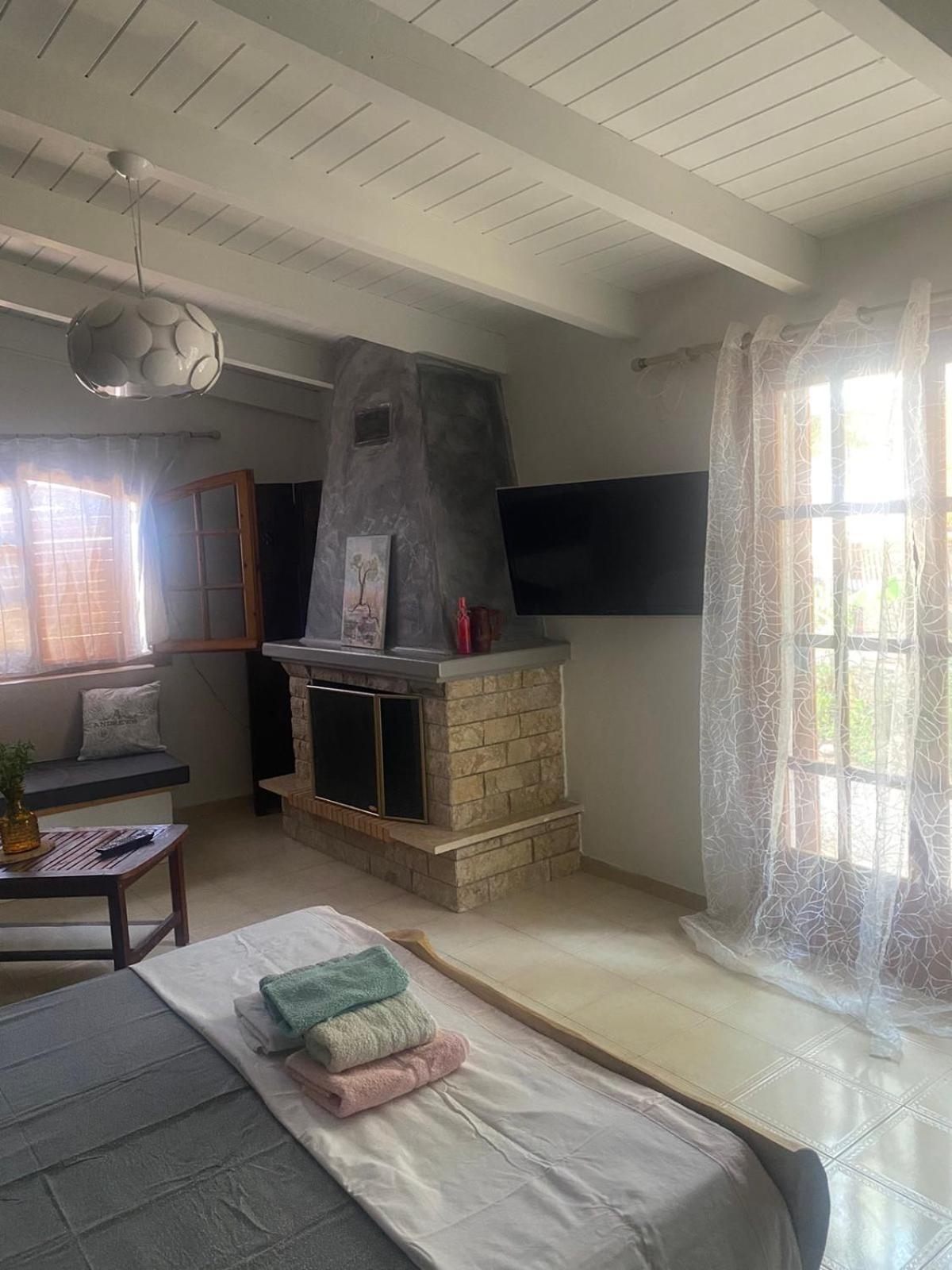 Cottage House With Incredible View Trapeza  Ngoại thất bức ảnh